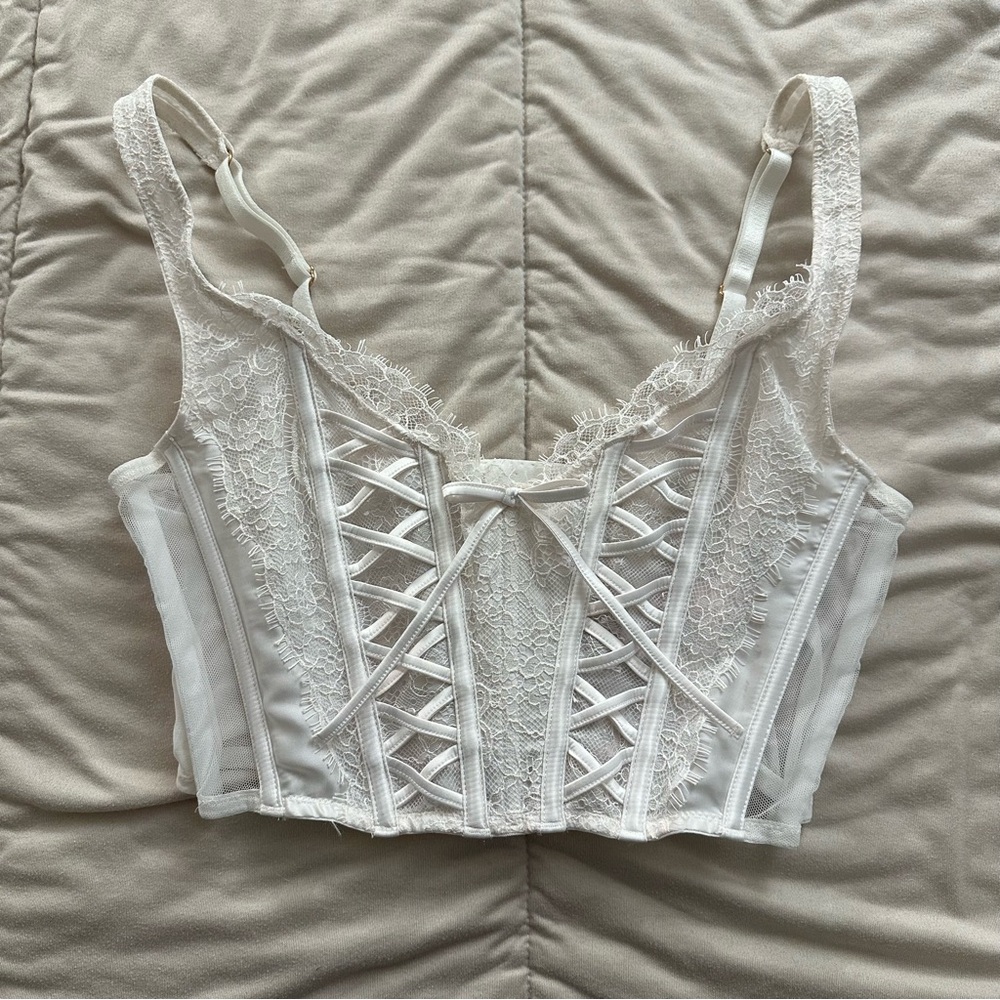 victoria's secret - lace corset (white)